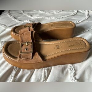 Seychelles Cherry sandals in cognac suede